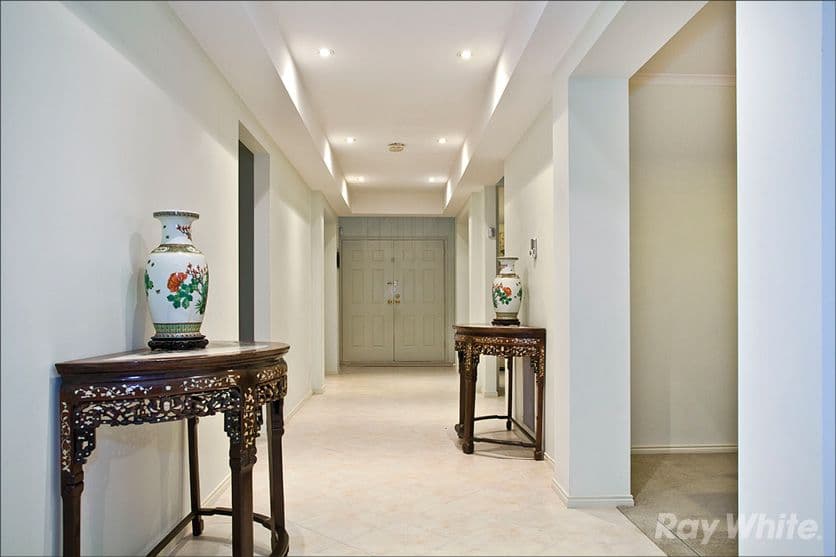 4 May Court, GLEN WAVERLEY VIC 3150, Glen Waverley - Thumbnail 2