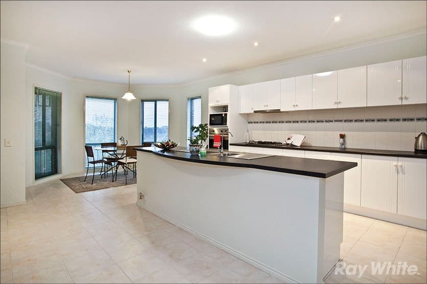 4 May Court, GLEN WAVERLEY VIC 3150, Glen Waverley - Thumbnail 3