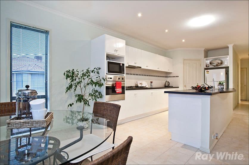 4 May Court, GLEN WAVERLEY VIC 3150, Glen Waverley - Thumbnail 4