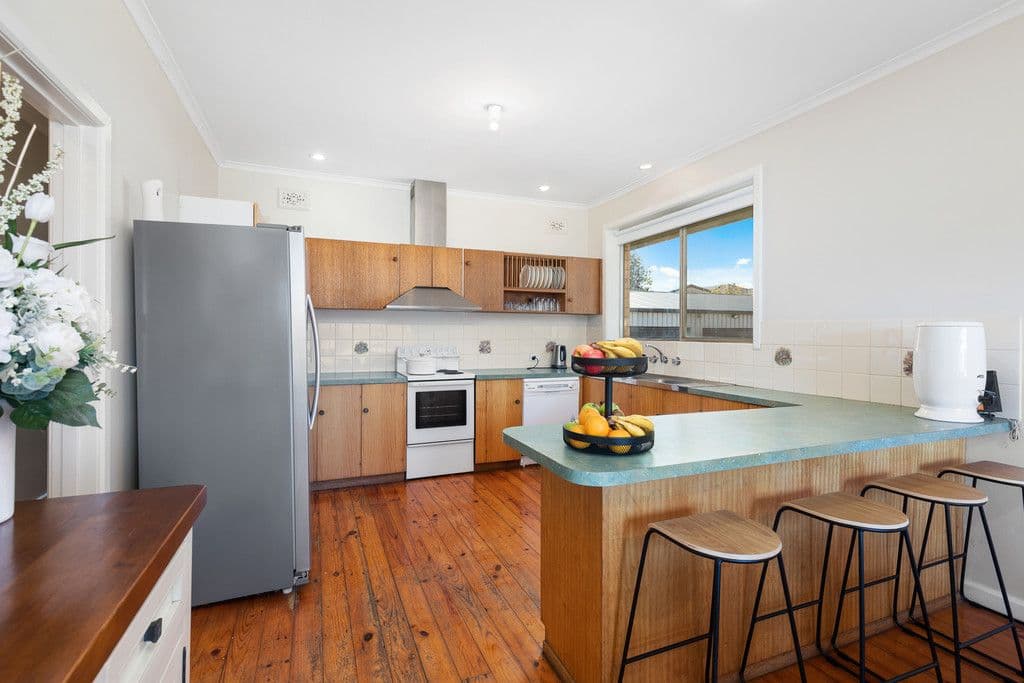 16 Sinclair Street, Mount Gambier SA 5290, Mount Gambier - Thumbnail 7
