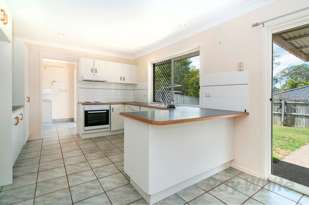 12 Umbel Place, CALAMVALE QLD 4116, Calamvale - Thumbnail 2