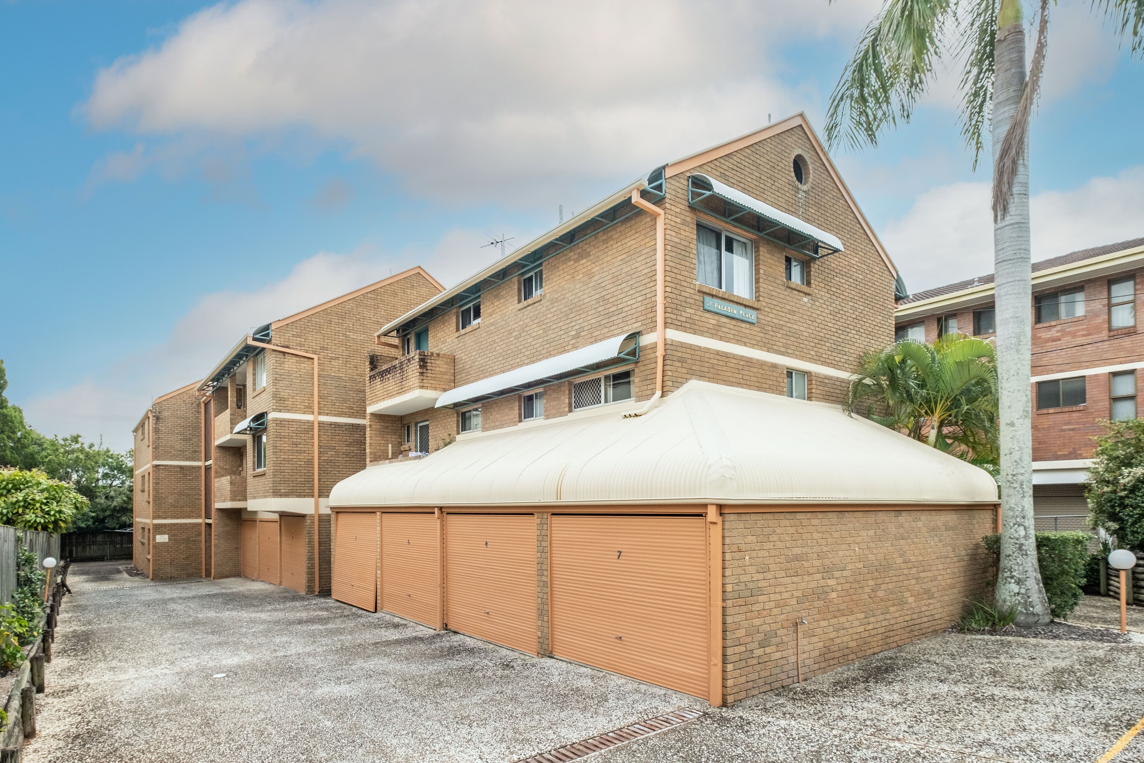 27 Crown Street, Holland Park West QLD 4121, Holland Park West - Thumbnail 6