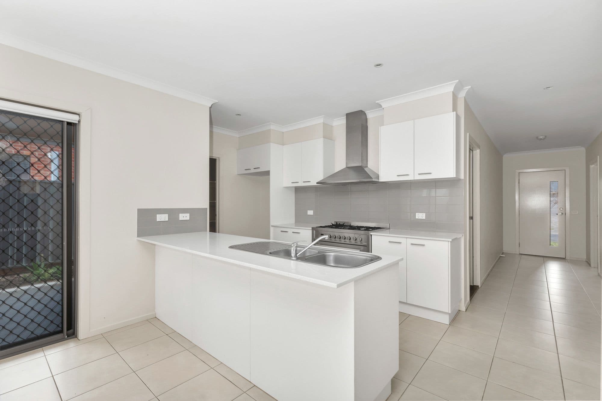 28 Miniata Way, MANOR LAKES VIC 3024, Manor Lakes - Thumbnail 2