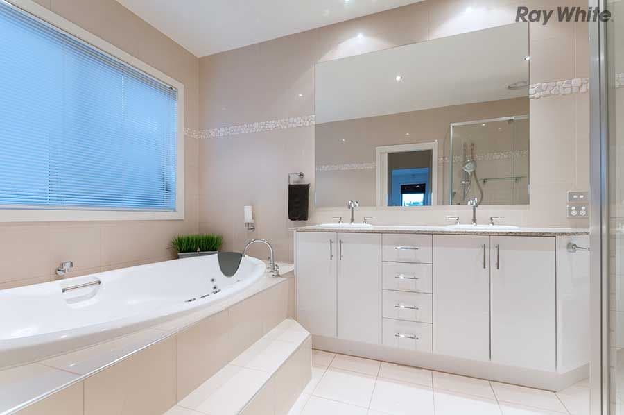 5 Marrowie Place, TAYLORS HILL VIC 3037, Taylors Hill - Thumbnail 3