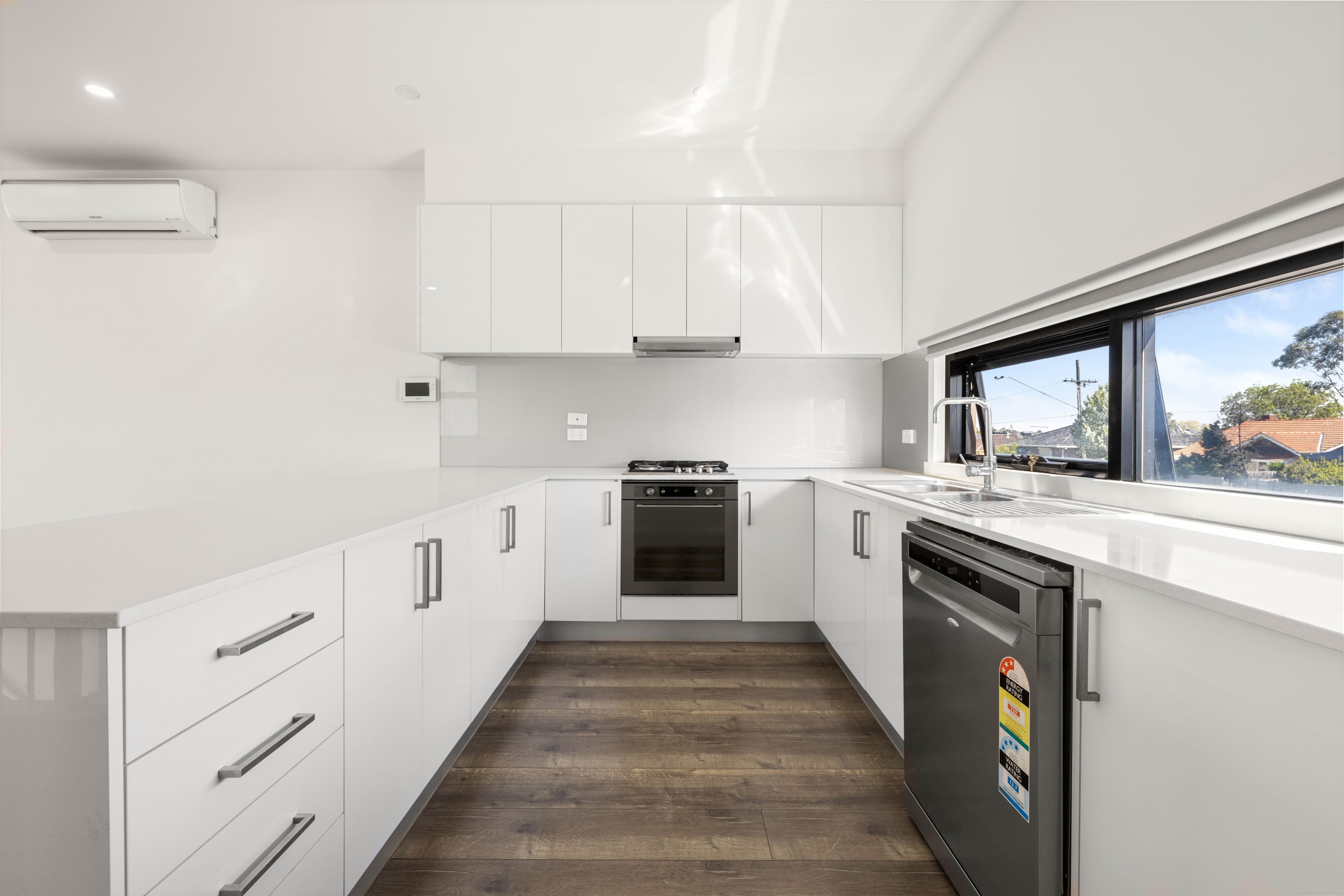 902 Pascoe Vale Road, Glenroy VIC 3046, Glenroy - Thumbnail 3
