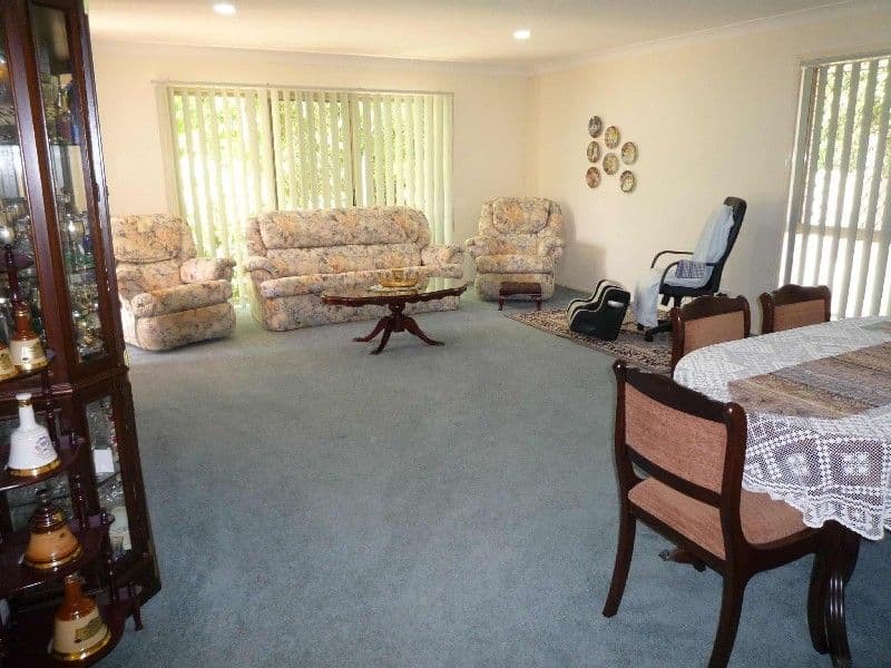 7 Kirdford Court, ARUNDEL QLD 4214, Arundel - Thumbnail 3