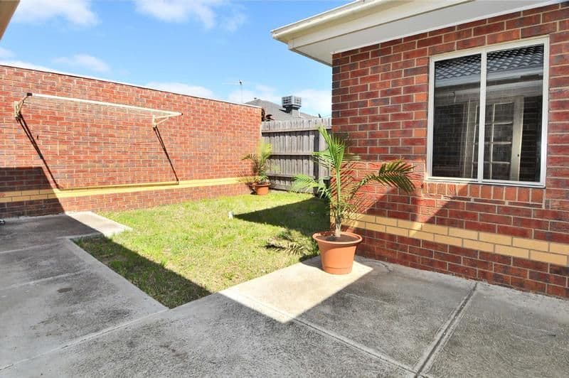 21 Banksia Grove, TULLAMARINE VIC 3043, Tullamarine - Thumbnail 2