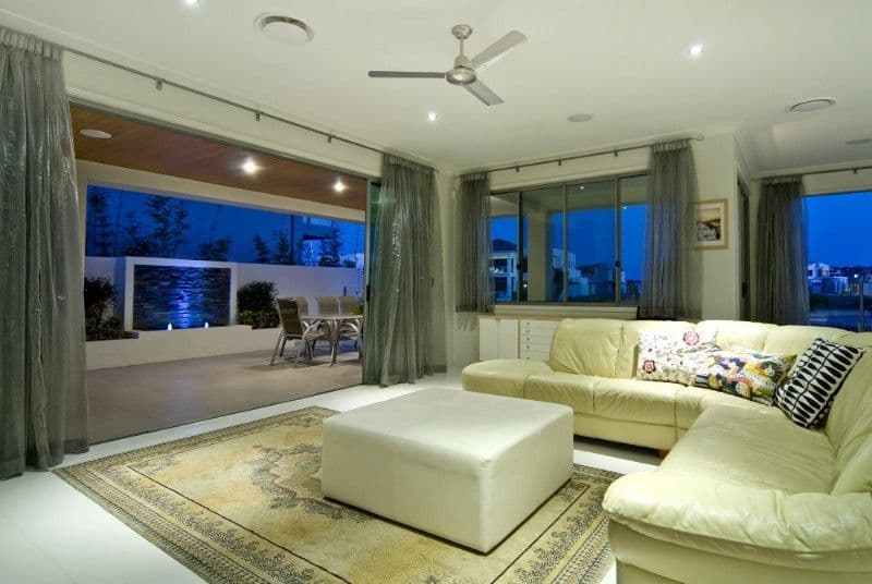 26 Knightsbridge Pde West, PARADISE POINT QLD 4216, Paradise Point - Thumbnail 3