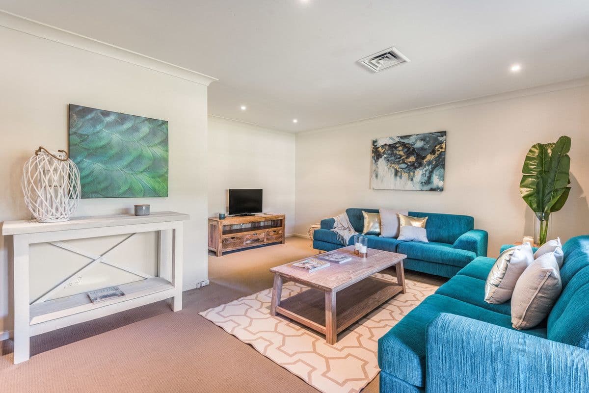 2 Bellbrook Close, Green Point NSW 2251, Green Point - Thumbnail 2