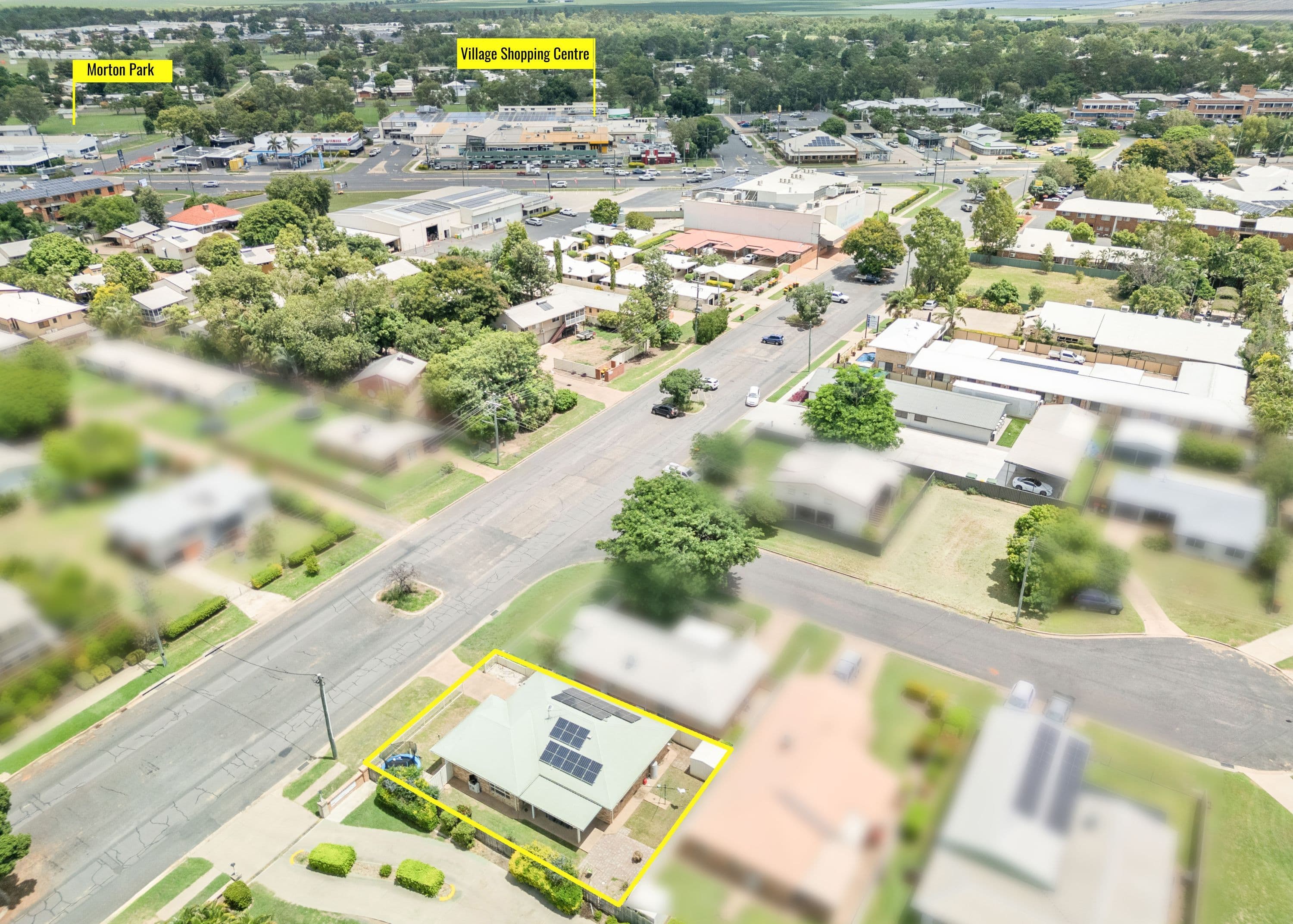 27 Esmond Street, Emerald QLD 4720, Emerald - Thumbnail 2