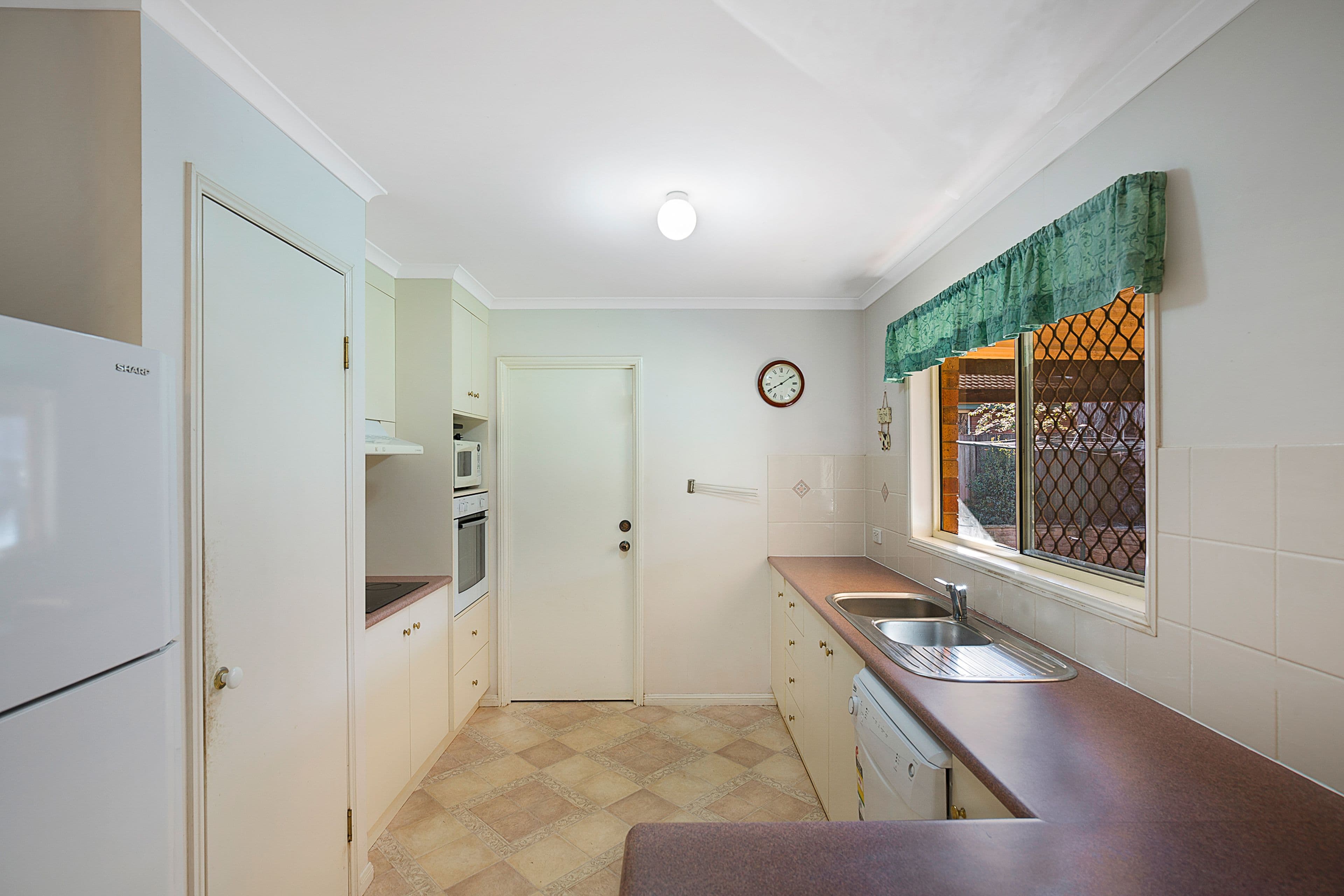 8 Spencer Street, Harristown QLD 4350, Harristown - Thumbnail 2