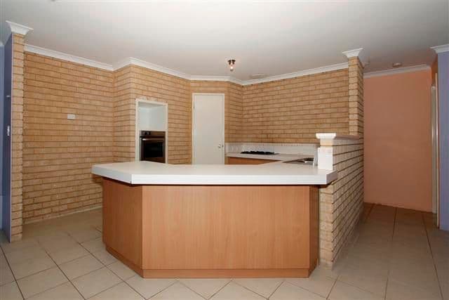 19 Ambergate Close, CANNING VALE WA 6155, Canning Vale - Thumbnail 2