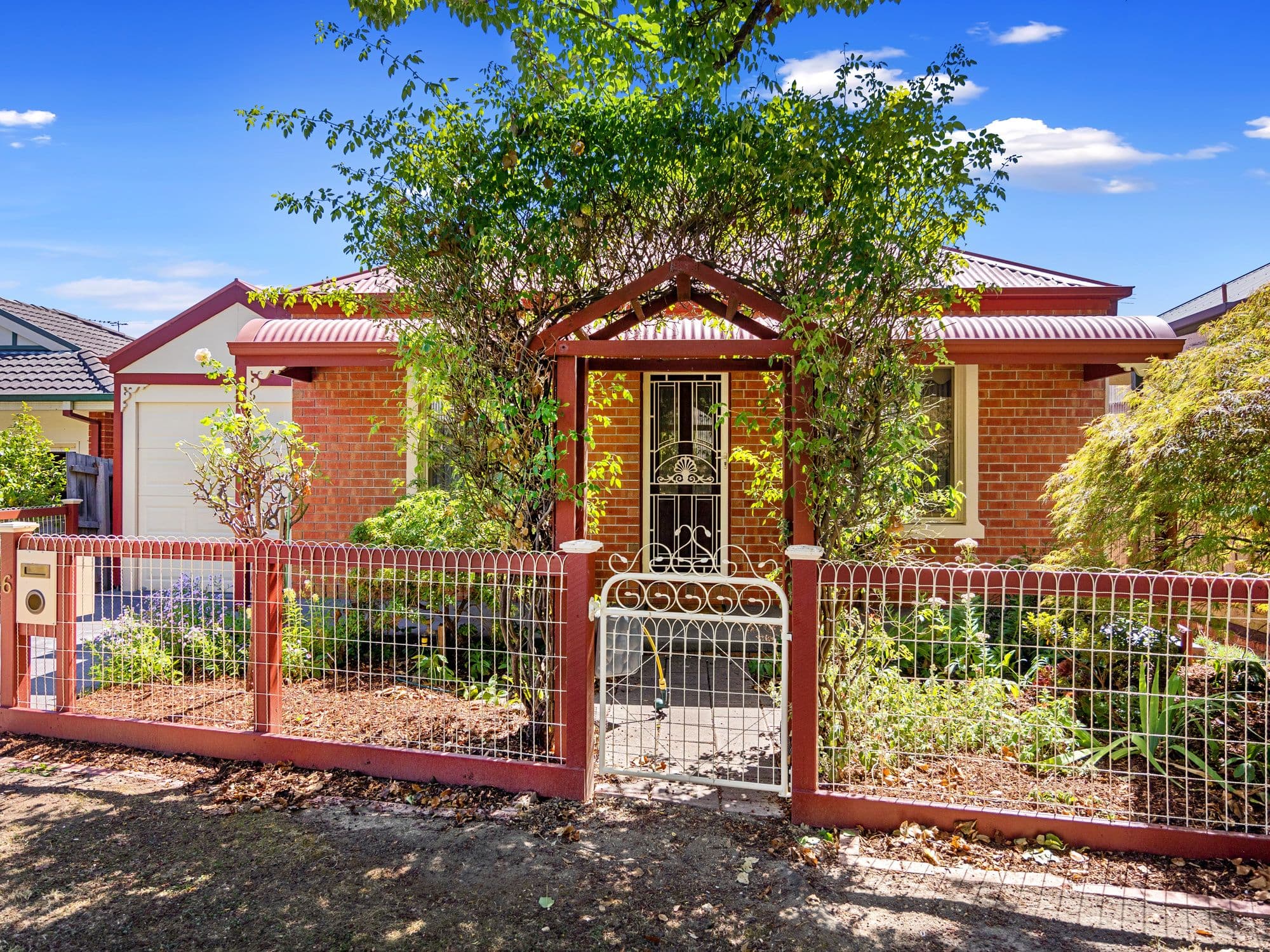 6 Little Chipping Drive, Chirnside Park VIC 3116, Chirnside Park - Thumbnail 2