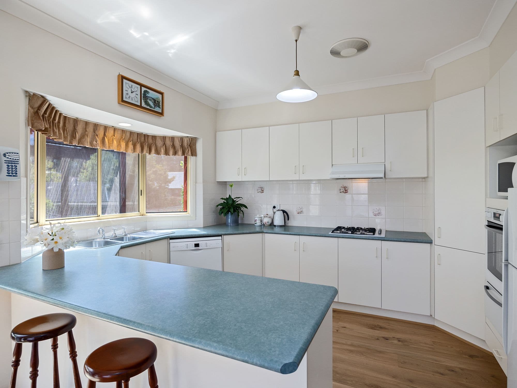 6 Little Chipping Drive, Chirnside Park VIC 3116, Chirnside Park - Thumbnail 3