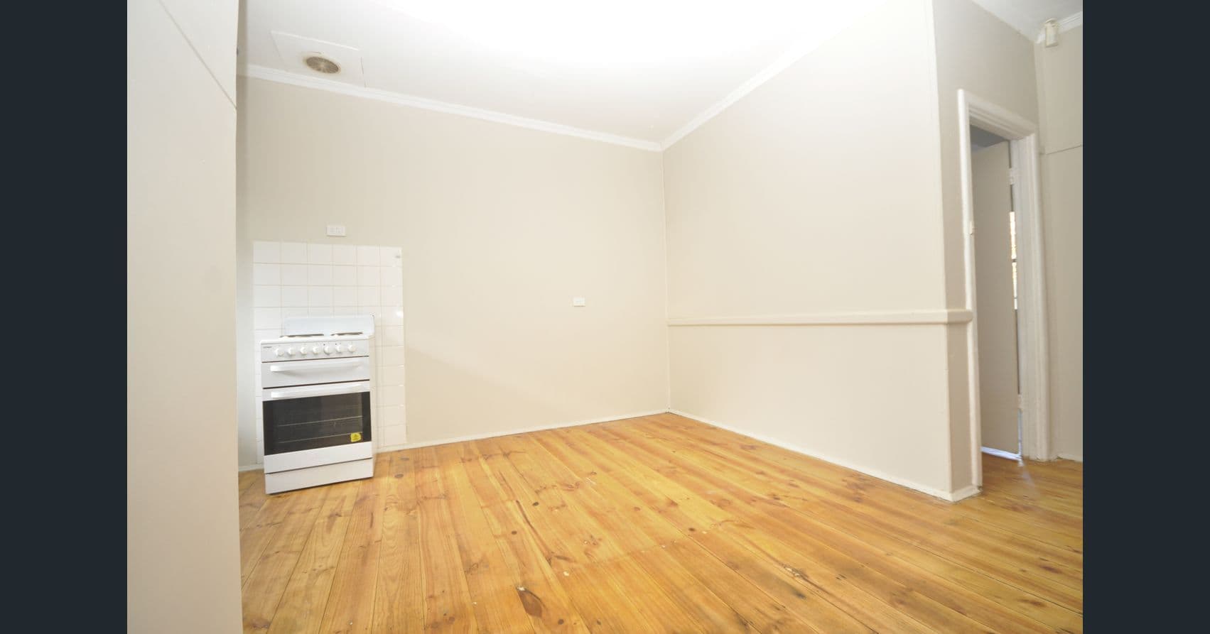 33 Donnington Road, Elizabeth North SA 5113, Elizabeth North - Thumbnail 3