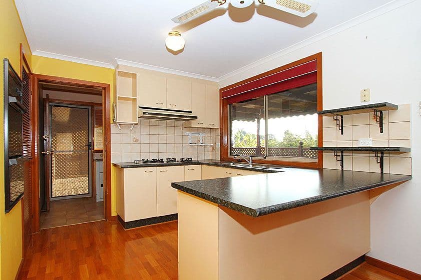 3 Teralba Close, MILL PARK VIC 3082, Mill Park - Thumbnail 2