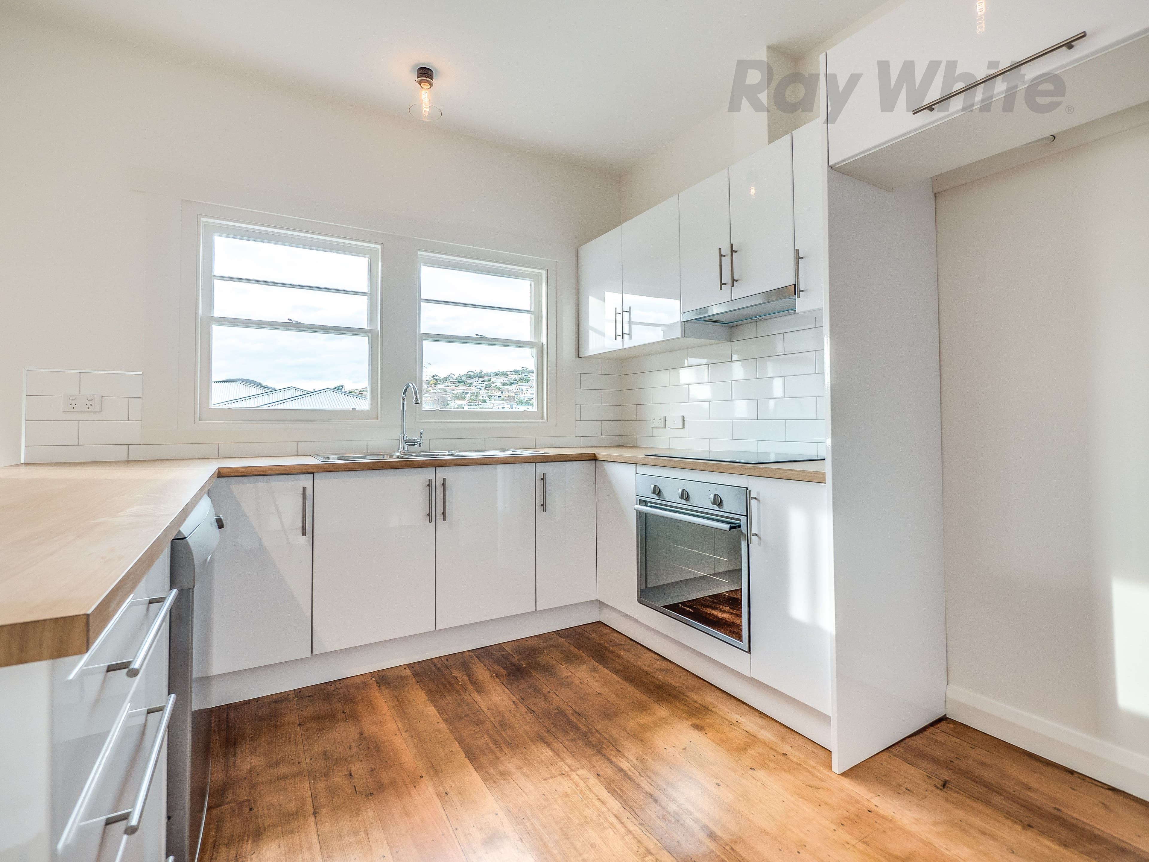 24 Clarence Street, Bellerive TAS 7018, Bellerive - Thumbnail 3