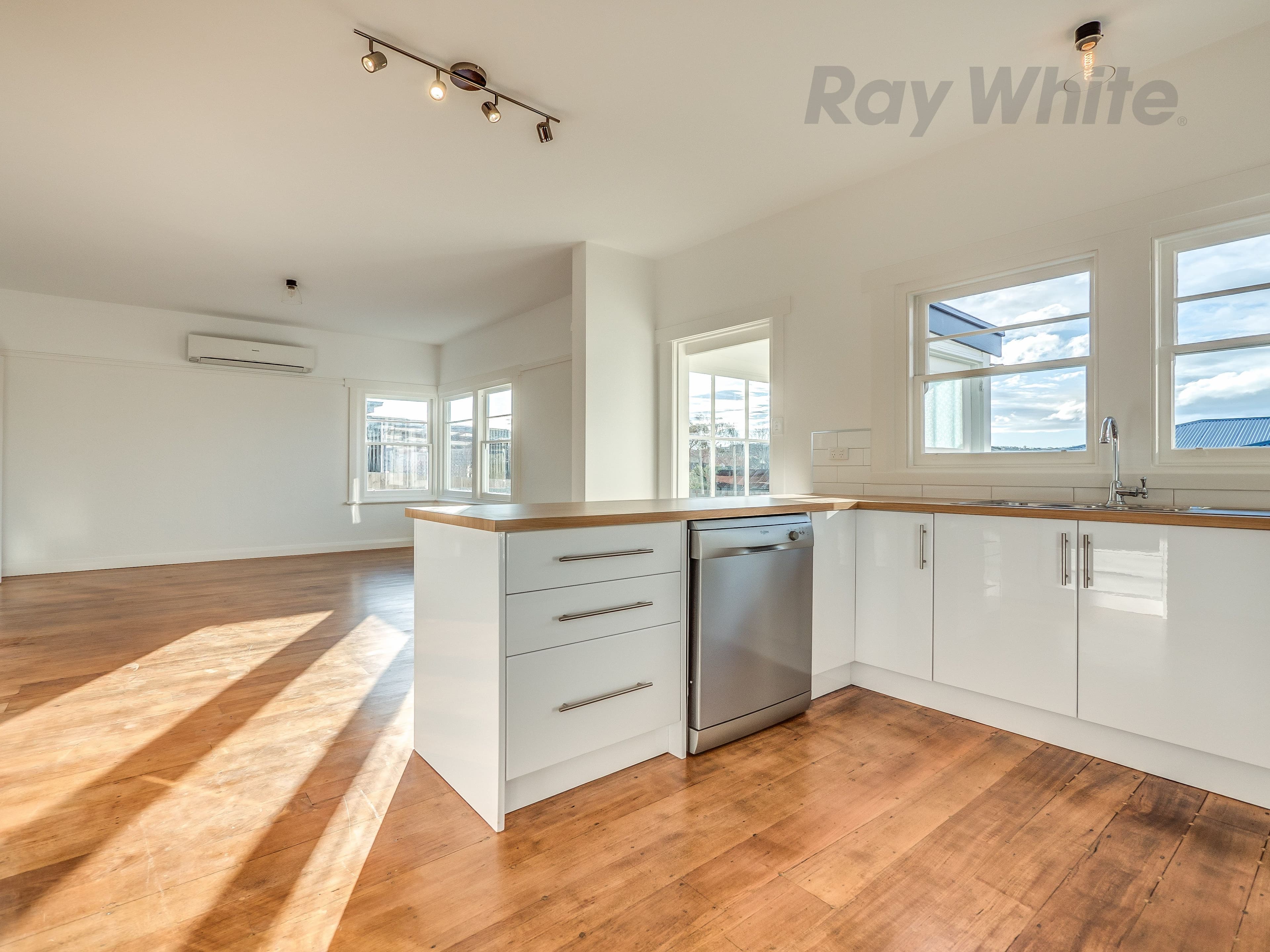 24 Clarence Street, Bellerive TAS 7018, Bellerive - Thumbnail 4