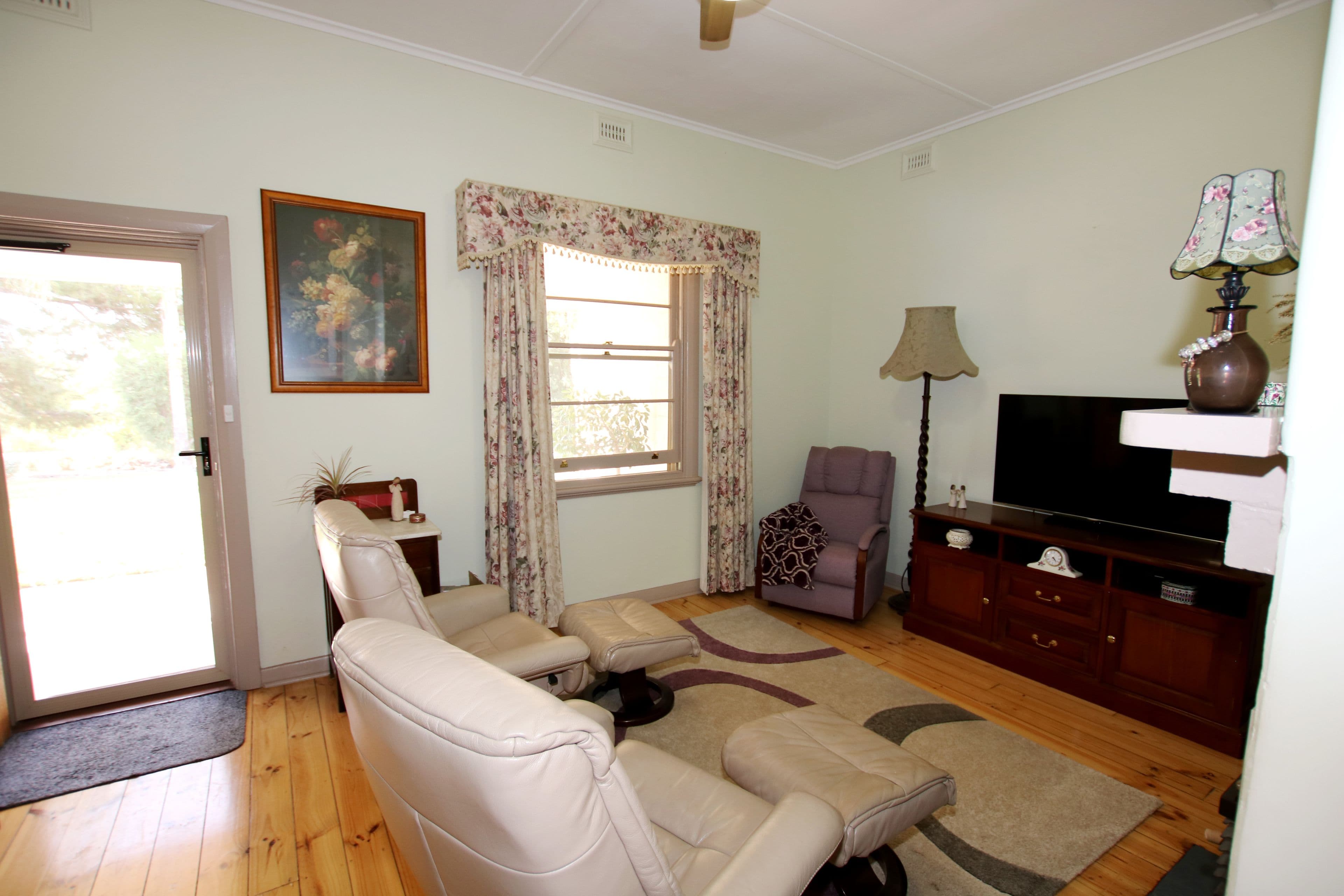 42 Watkins Road, Waikerie SA 5330, Waikerie - Thumbnail 3
