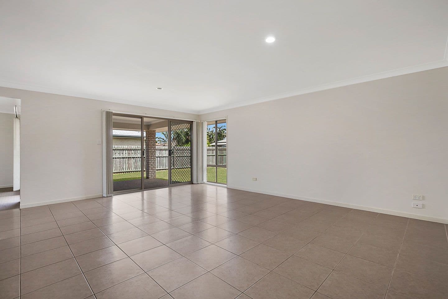 74 Wattle Street, Point Vernon QLD 4655, Point Vernon - Thumbnail 4