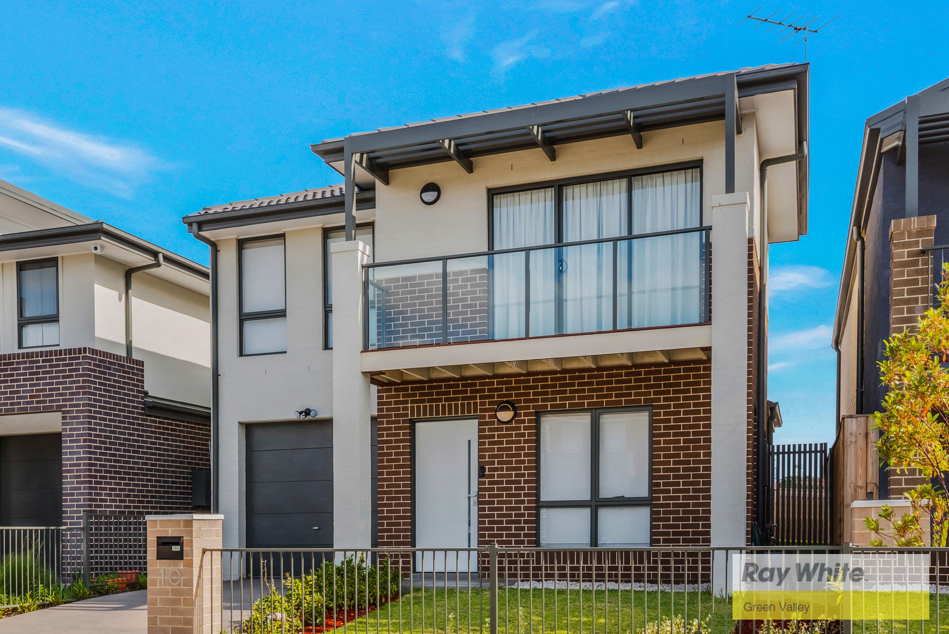10 Satinwood Cresent, Bonnyrigg NSW 2177, Bonnyrigg - Thumbnail 2