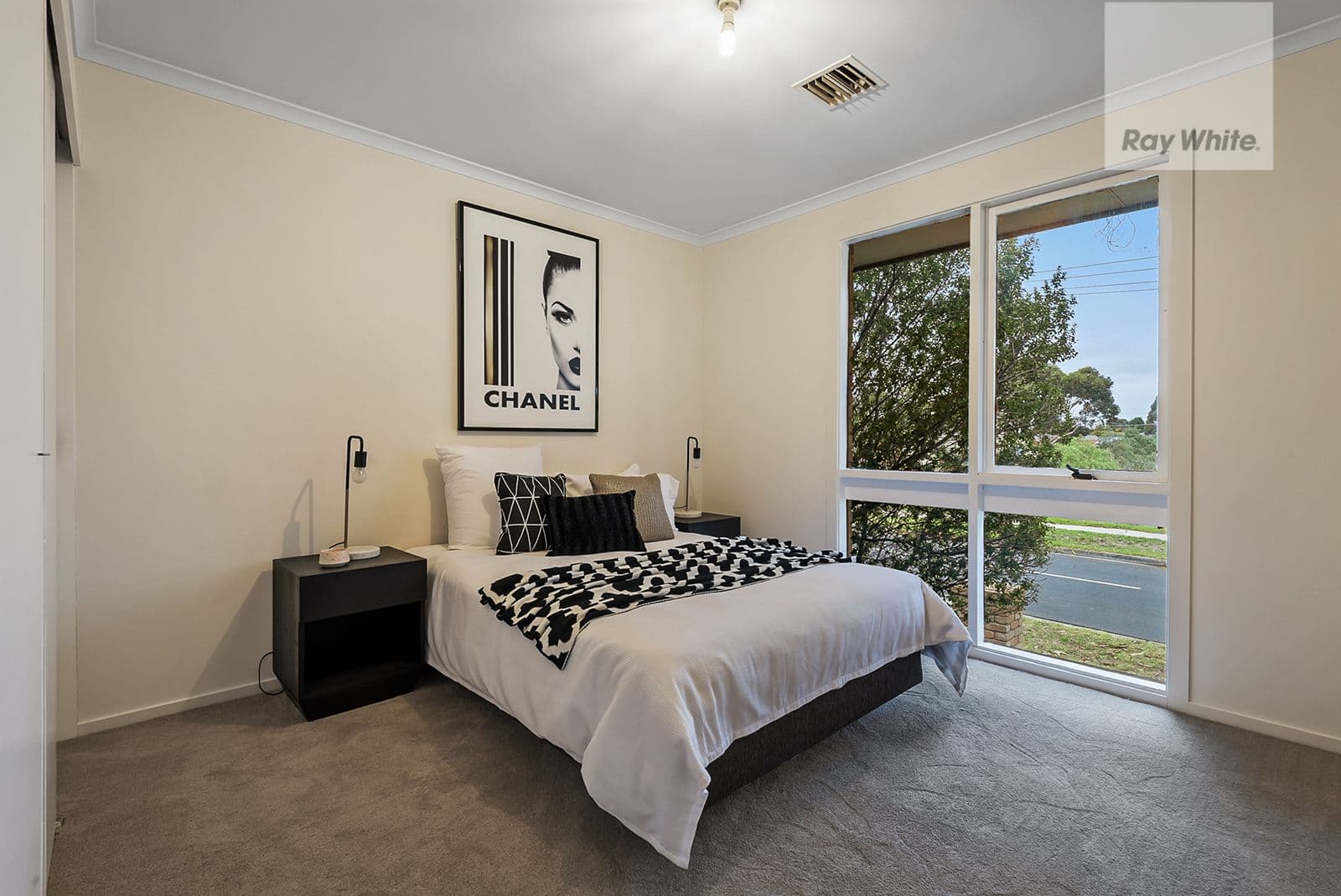 2 Enfield Place, Craigieburn VIC 3064, Craigieburn - Thumbnail 2