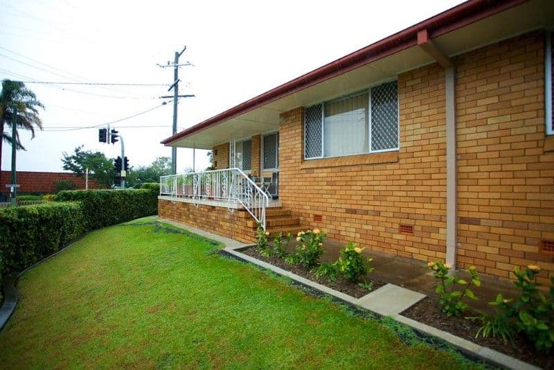 2 Cresthaven Drive, MANSFIELD QLD 4122, Mansfield - Thumbnail 2