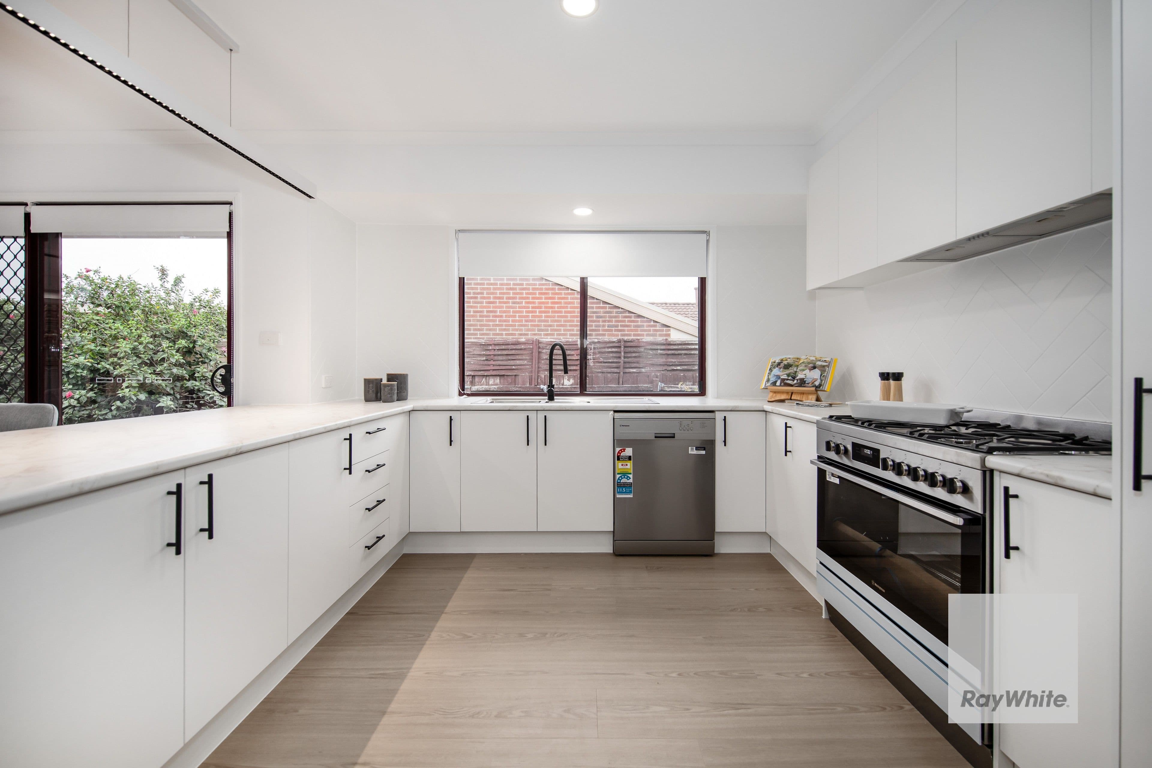 15 Berthon Crescent, Hillside VIC 3037, Hillside - Thumbnail 6