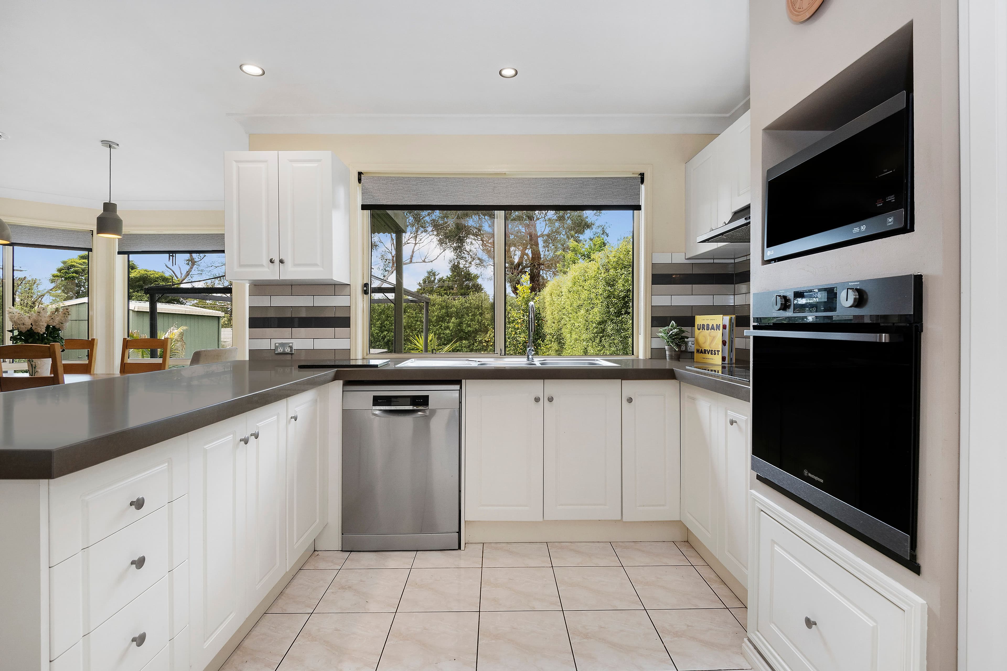 5 Trafalgar Square, Frankston South VIC 3199, Frankston South - Thumbnail 4
