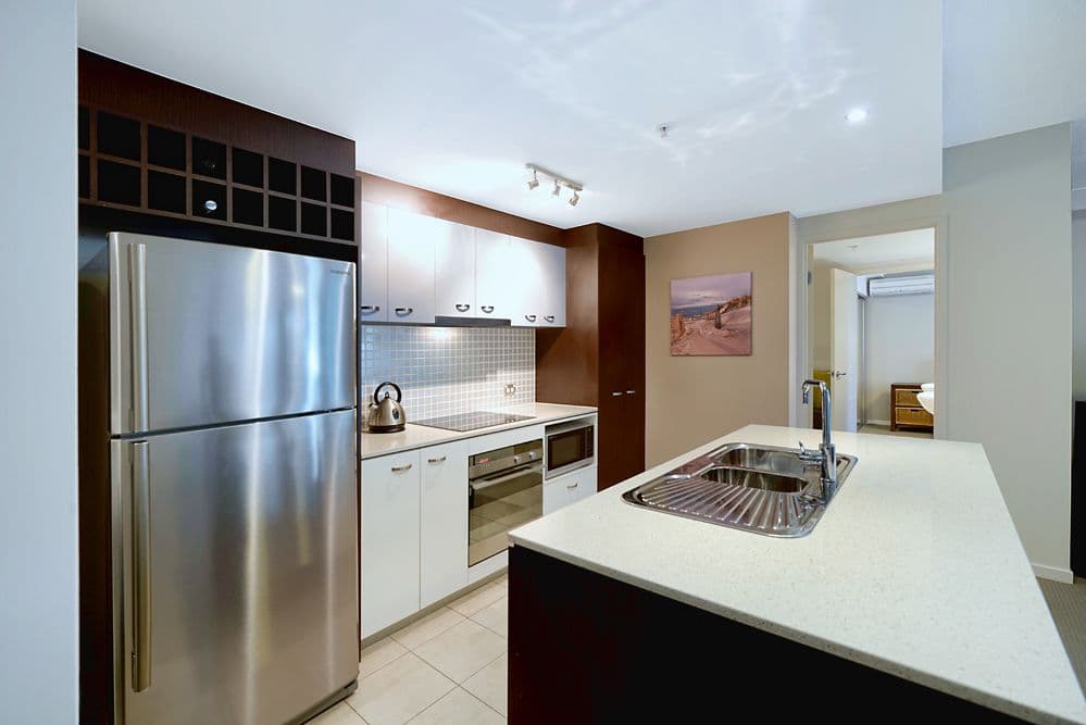 18 Fern Street, SURFERS PARADISE QLD 4217, Surfers Paradise - Thumbnail 3