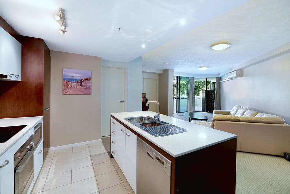 18 Fern Street, SURFERS PARADISE QLD 4217, Surfers Paradise - Thumbnail 4