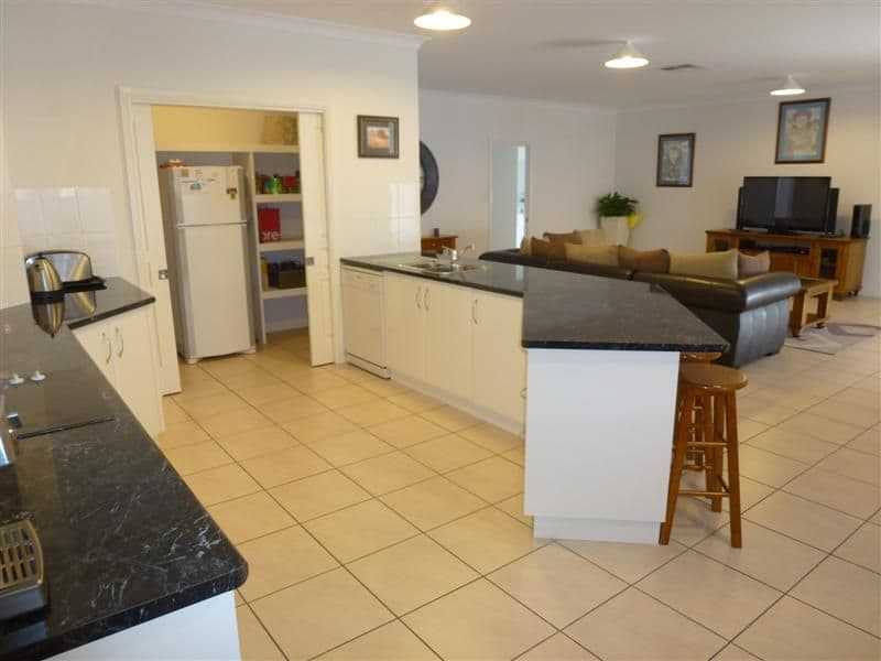 8 Lachlan Way, DUBBO NSW 2830, Dubbo - Thumbnail 2