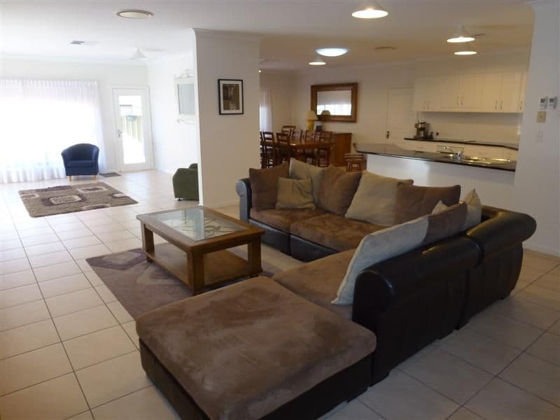 8 Lachlan Way, DUBBO NSW 2830, Dubbo - Thumbnail 3