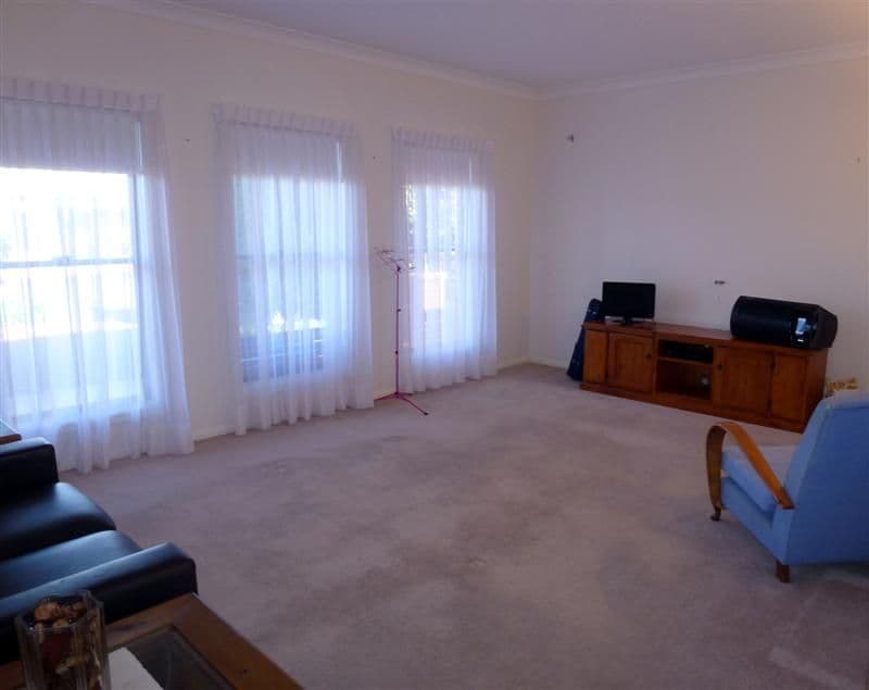 8 Lachlan Way, DUBBO NSW 2830, Dubbo - Thumbnail 5