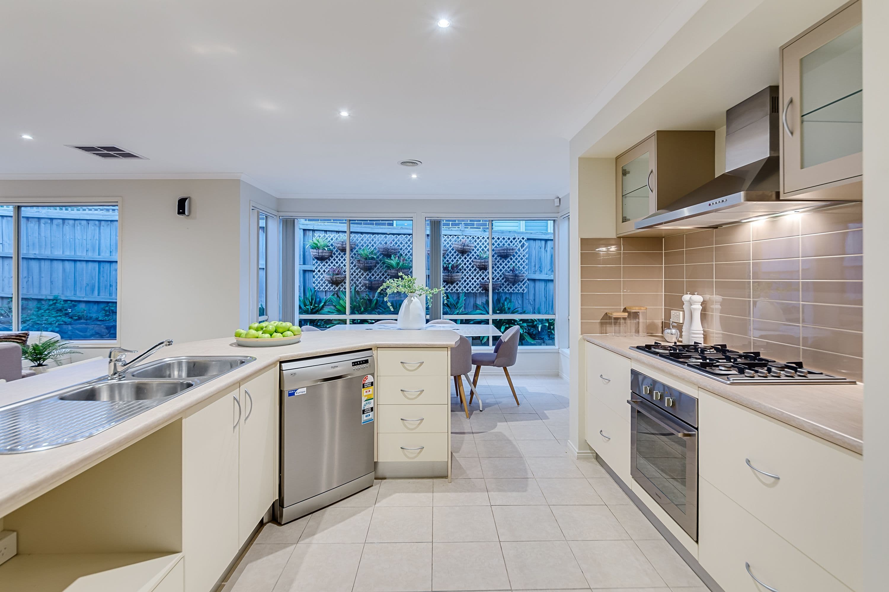 55 Vista Way, South Morang VIC 3752, South Morang - Thumbnail 5