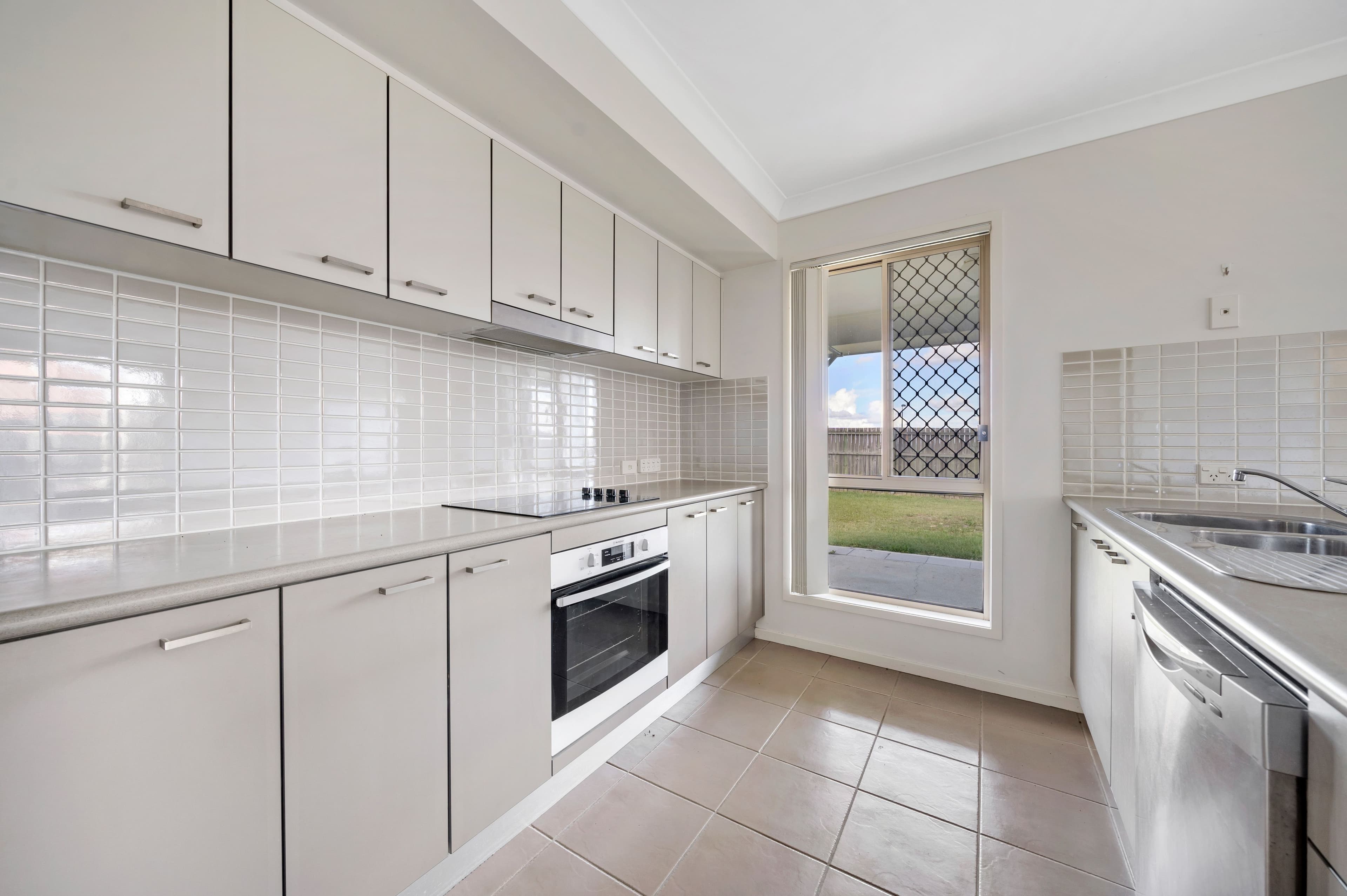 36 Sunrise Crescent, Regents Park QLD 4118, Regents Park - Thumbnail 4