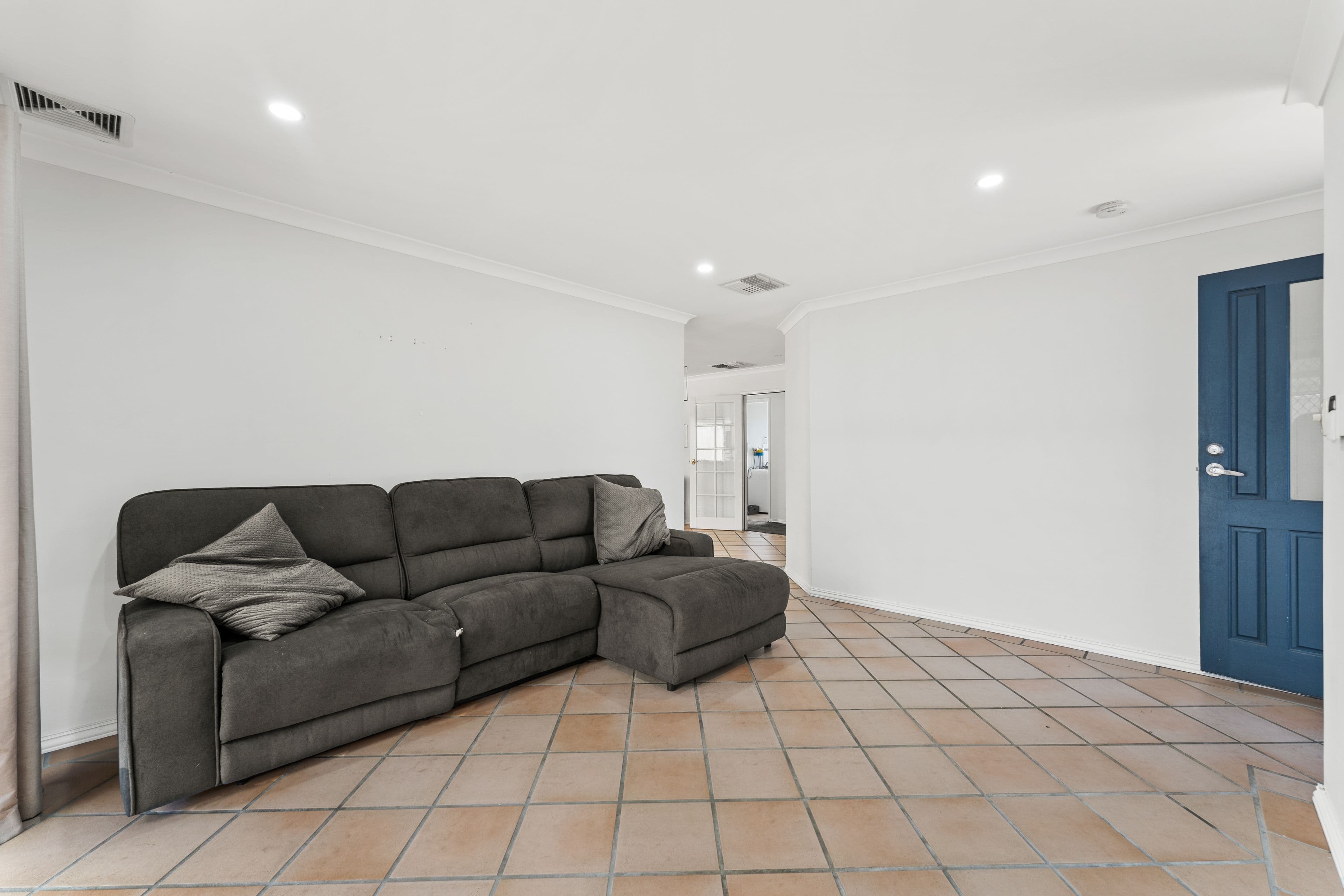 10 Hove Place, Warnbro WA 6169, Warnbro - Thumbnail 5