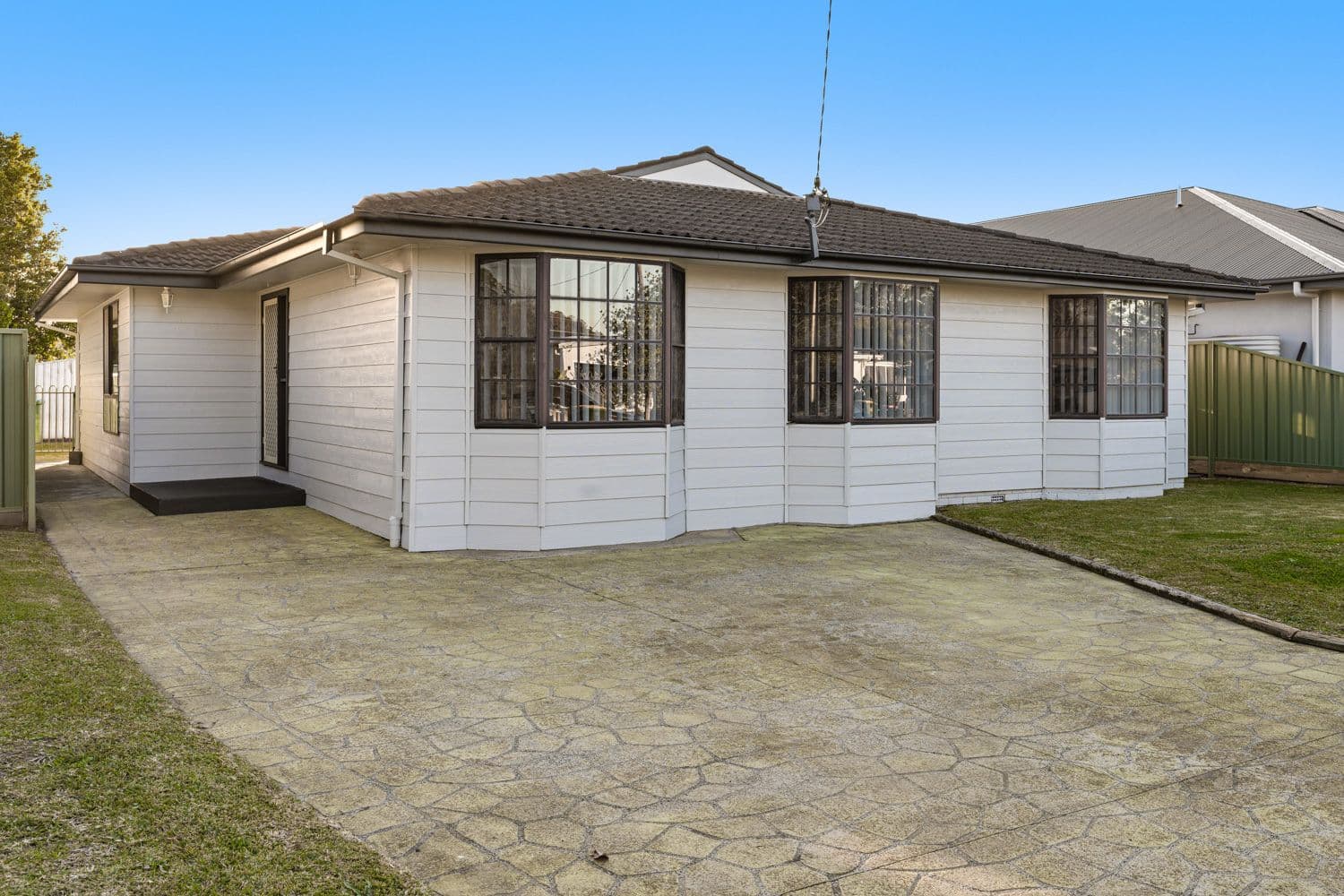 12 Laguna Parade, Berkeley Vale NSW 2261, Berkeley Vale - Image 1
