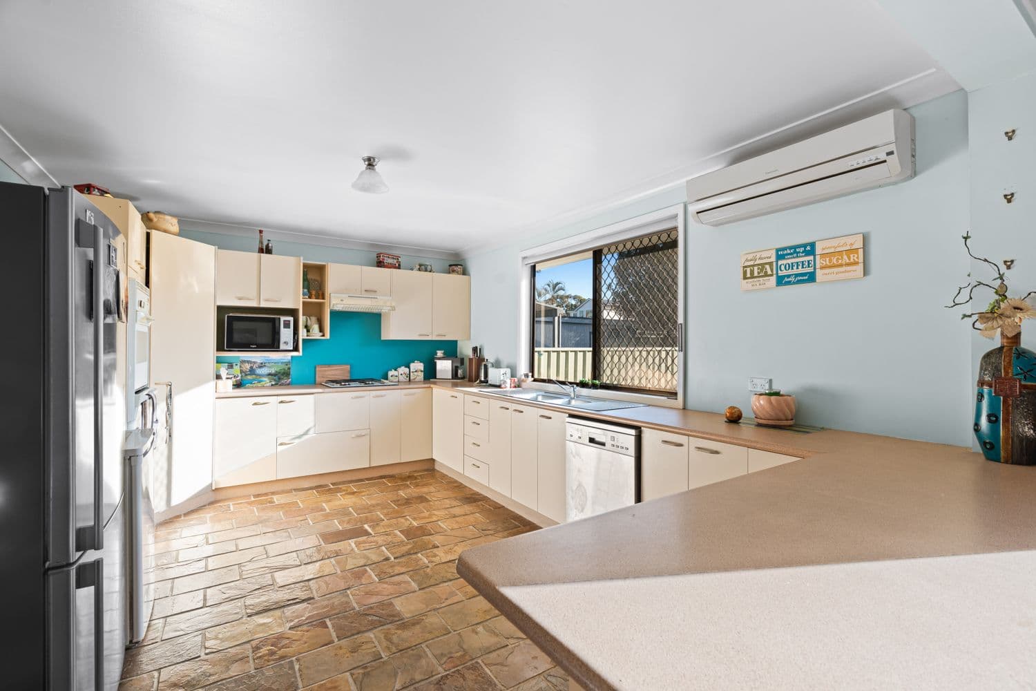 12 Laguna Parade, Berkeley Vale NSW 2261, Berkeley Vale - Thumbnail 5