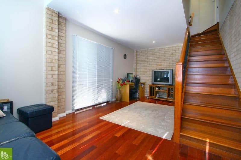 60 The Avenue, MOUNT SAINT THOMAS NSW 2500, Mount Saint Thomas - Thumbnail 4