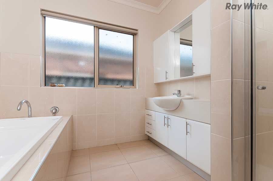 19 Bloomsbury Court, Hillside VIC 3037, Hillside - Thumbnail 4