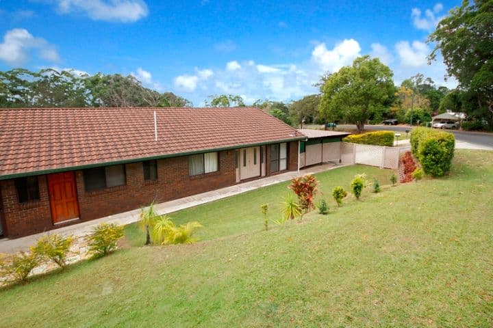 143 Panorama Drive, ROSEMOUNT QLD 4560, Rosemount - Thumbnail 3