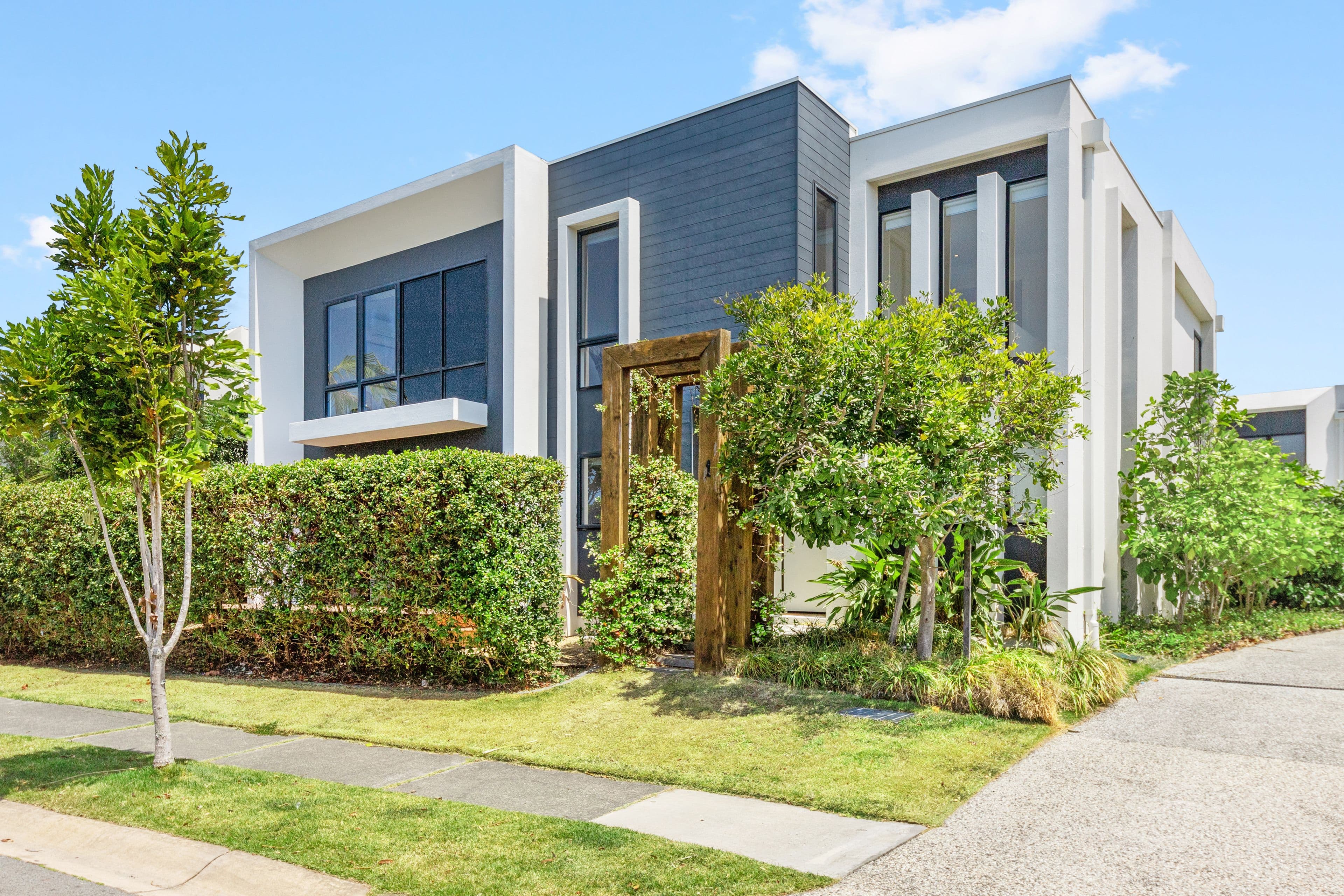 70 Galeen Drive, Burleigh Waters QLD 4220, Burleigh Waters - Image 1
