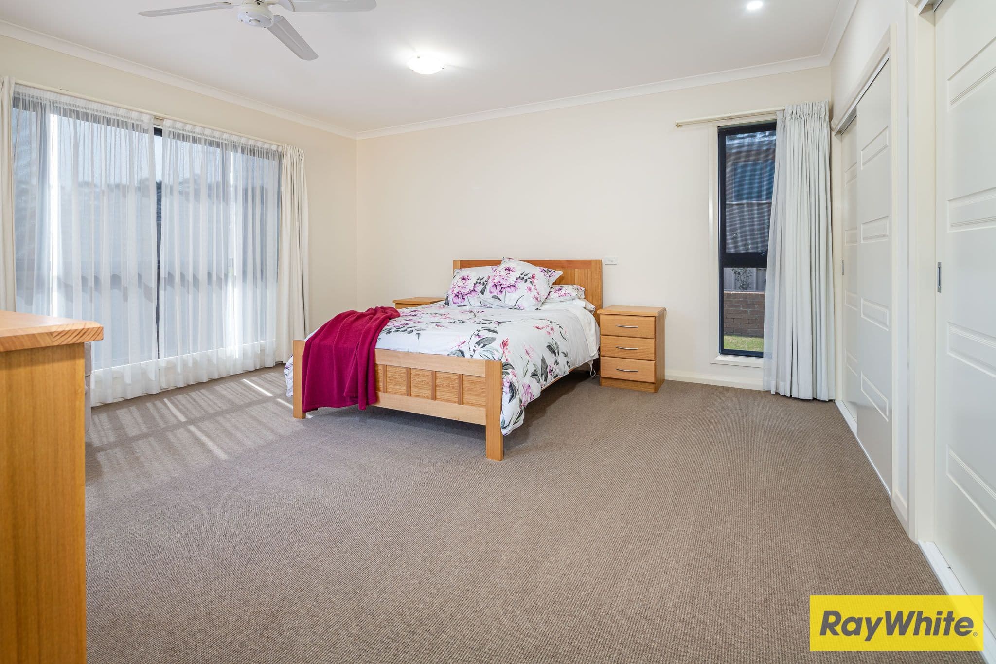 8 Callaway Avenue, Cranbourne West - Thumbnail 5