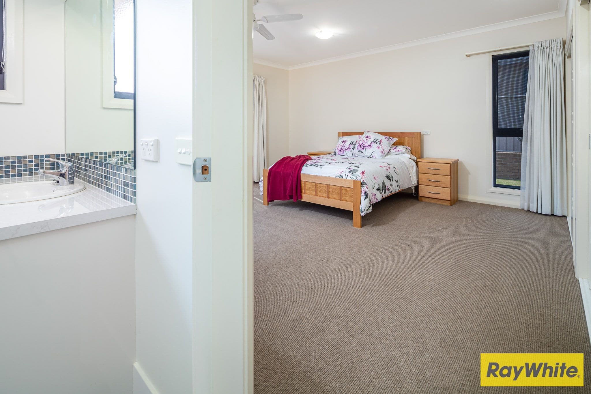 8 Callaway Avenue, Cranbourne West - Thumbnail 6