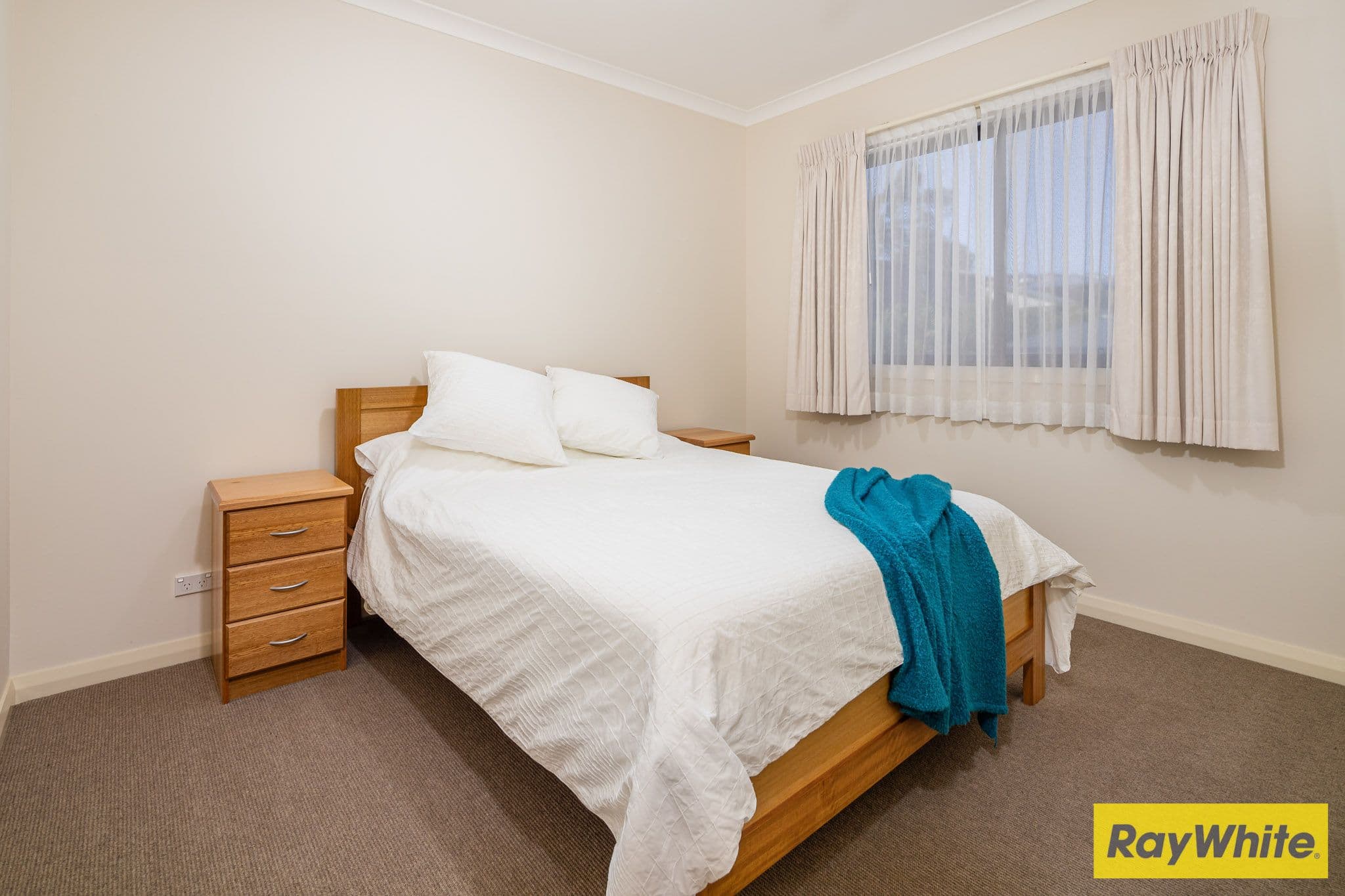 8 Callaway Avenue, Cranbourne West - Thumbnail 7
