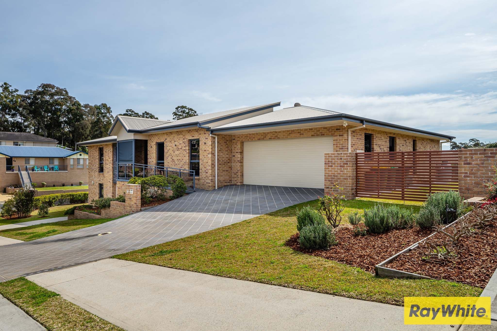 8 Callaway Avenue, Cranbourne West - Thumbnail 8