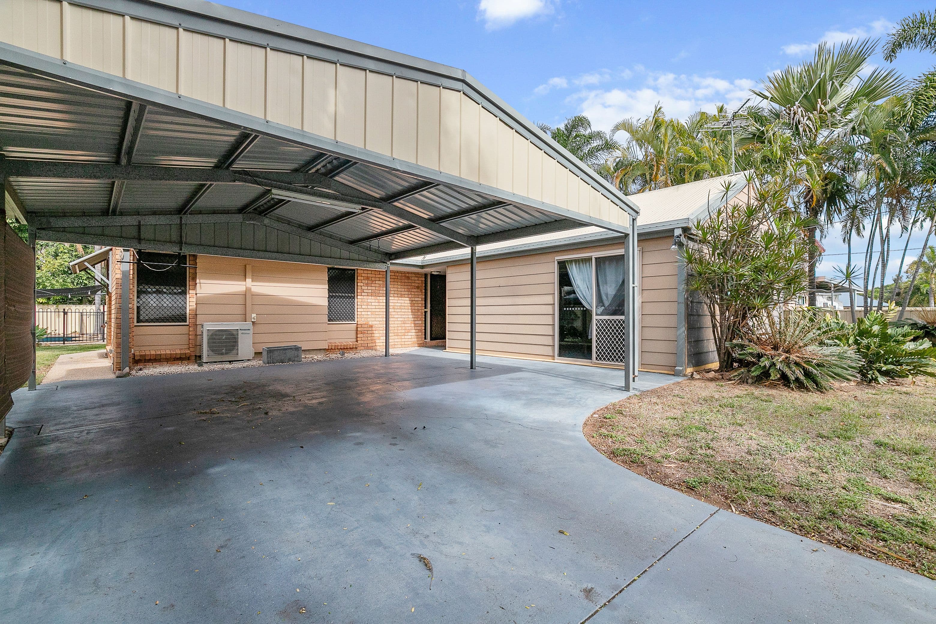 11 Peggy Court, Emerald QLD 4720, Emerald - Image 1