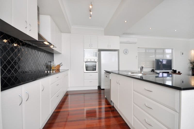 23 Stanley Road, CAMP HILL QLD 4152, Camp Hill - Thumbnail 2