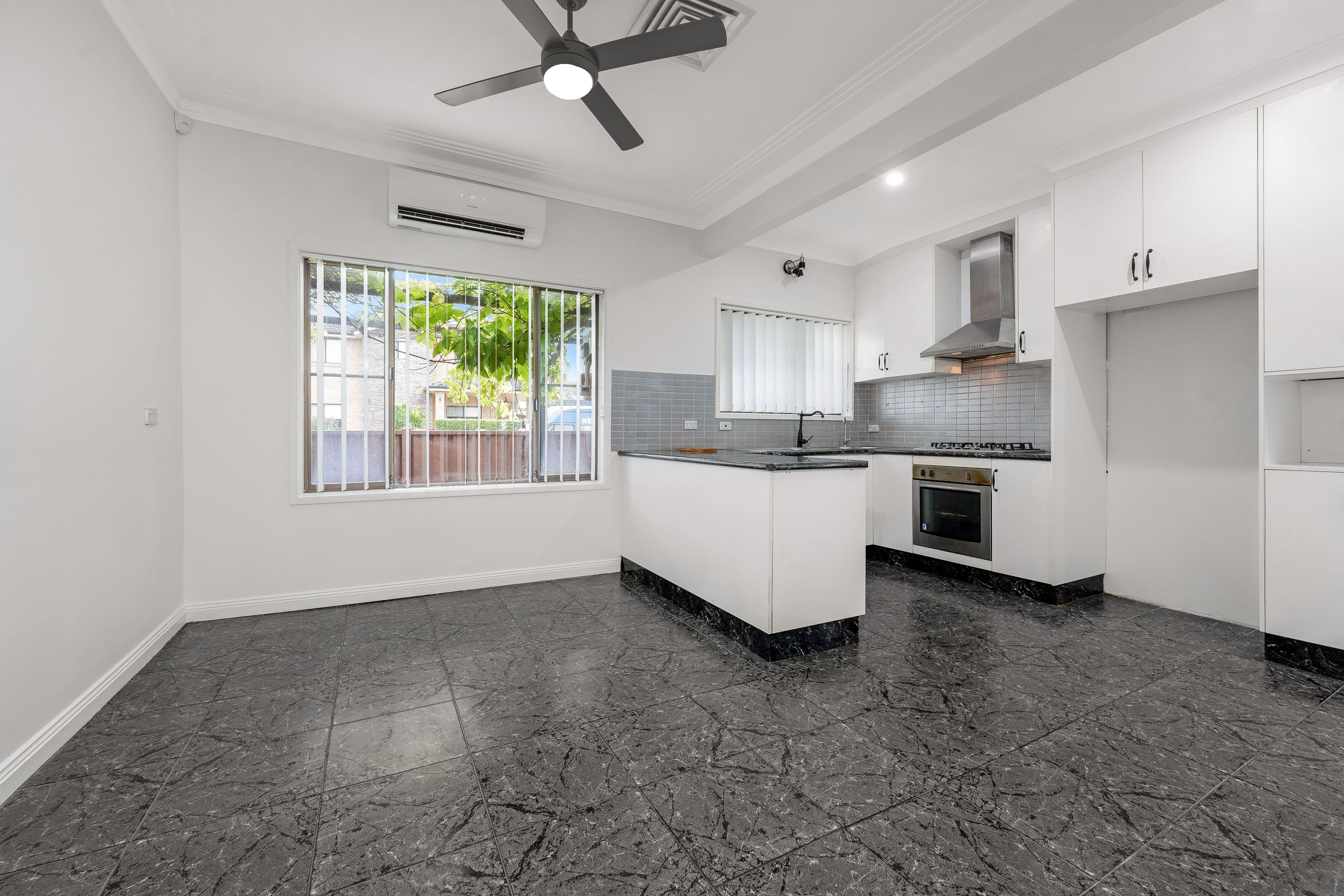 43 Elwin Street, Peakhurst NSW 2210, Peakhurst - Thumbnail 4
